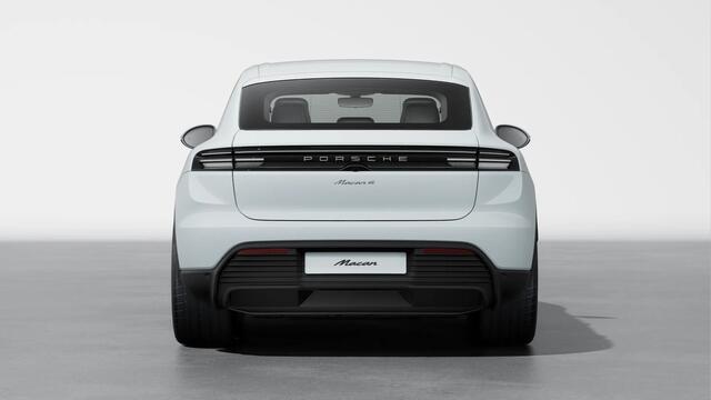 Porsche MACAN 4