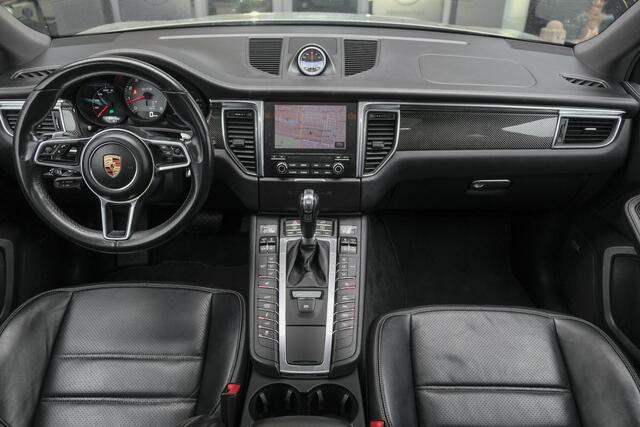 Porsche MACAN 3.0 GTS 360pk Panoramadak Luchtvering PTS kleur PDLS+ Carbon interieur Bose Trekhaak Carplay