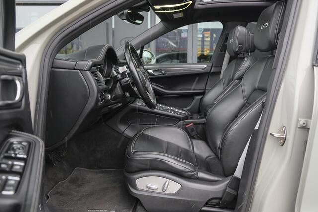Porsche MACAN 3.0 GTS 360pk Panoramadak Luchtvering PTS kleur PDLS+ Carbon interieur Bose Trekhaak Carplay