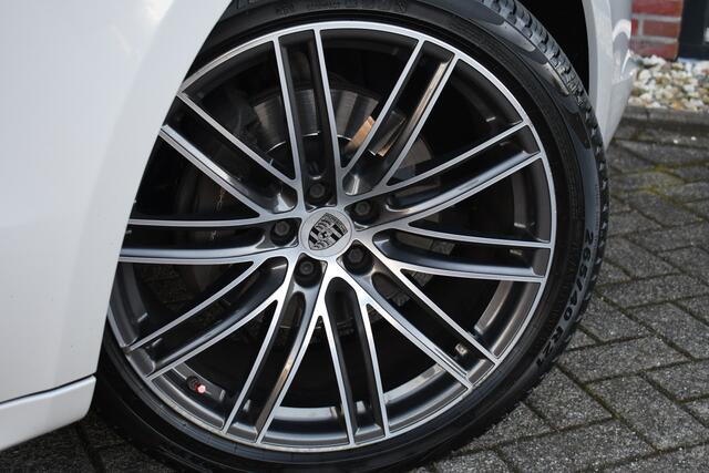 Porsche MACAN 2.0 PDK Krijt Pano Luchtv Trekh Chrono 21inch Bose