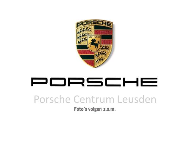 Porsche MACAN 4