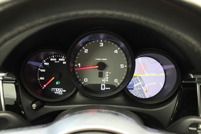 Porsche MACAN 3.0 D S Sport Automaat - Panorama, Navi, Stoelverw. Org. NL