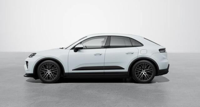 Porsche MACAN 100 kWh / Luchtvering / Panoramadak / Uitklapbare trekaah / Stuurverwarming