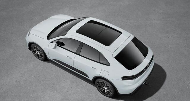 Porsche MACAN 100 kWh / Luchtvering / Panoramadak / Uitklapbare trekaah / Stuurverwarming