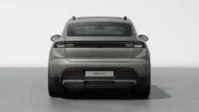 Porsche MACAN 4