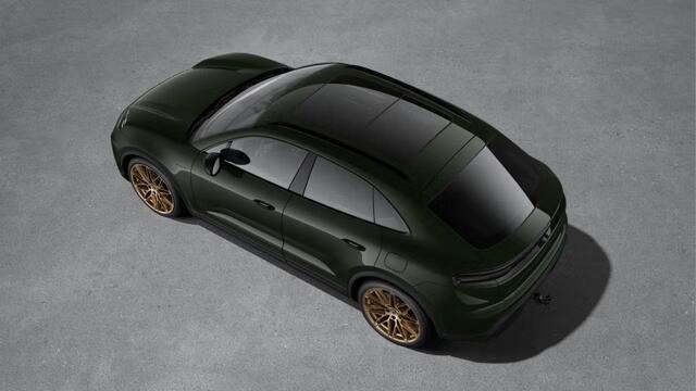 Porsche MACAN 4