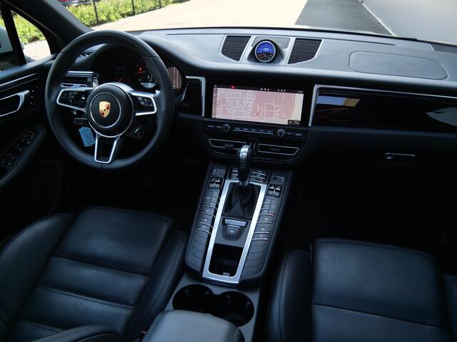 Porsche MACAN 2.0 245pk PDK Automaat Schuifdak / Elektrische stoelen/ Sport chrono / Apple carplay