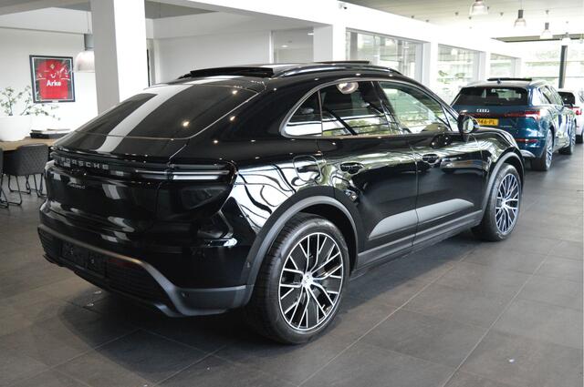 Porsche MACAN 4 100 kWh navi pano camera led pdc cruise 21 inch !!