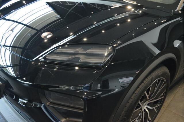 Porsche MACAN 4 100 kWh navi pano camera led pdc cruise 21 inch !!