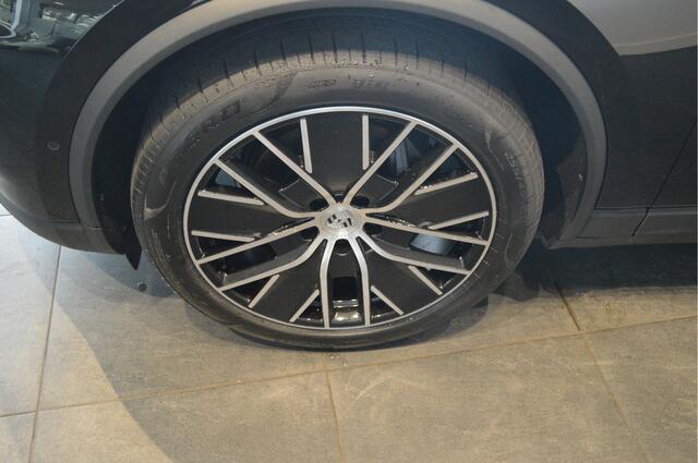 Porsche MACAN 4 100 kWh navi pano camera led pdc cruise 21 inch !!
