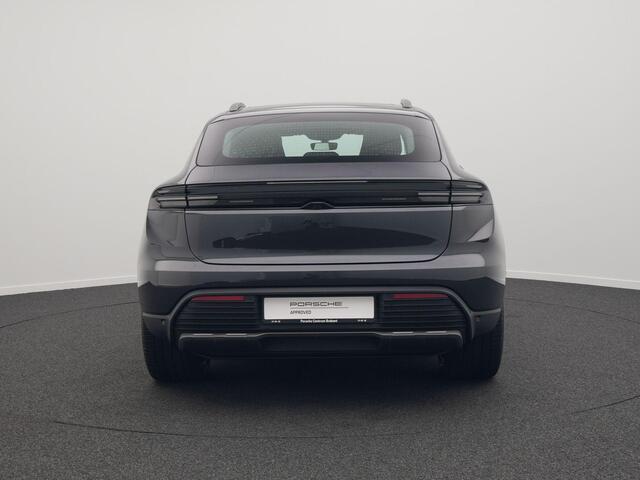 Porsche MACAN 4