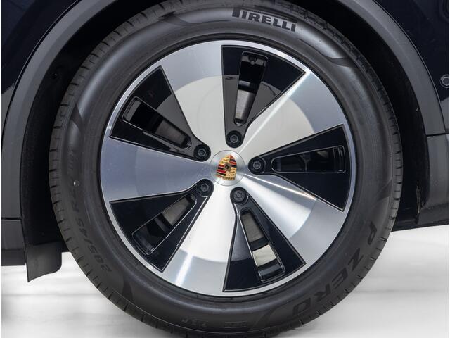 Porsche MACAN 4