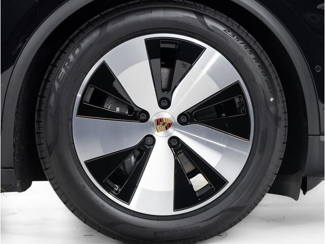 Porsche MACAN 4