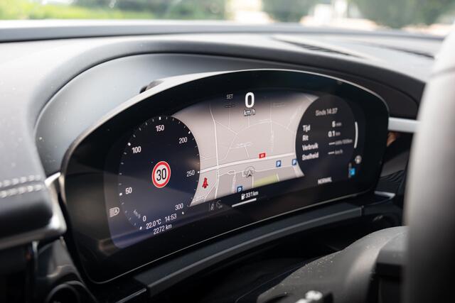 Porsche MACAN Electric Luchtvering/ Panoramadak / BOSE® / NP ¤ 106.000