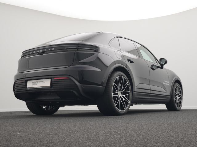 Porsche MACAN 4