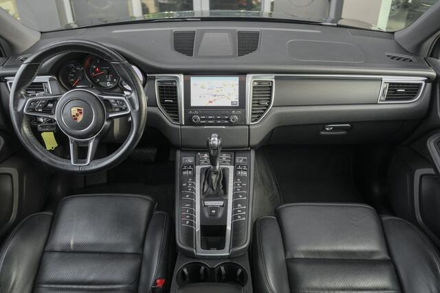 Porsche MACAN 2.0 T 252pk Panoramadak Luchtvering 18-weg Adaptieve Sportstoelen Trekhaak elektrisch 21" LMV