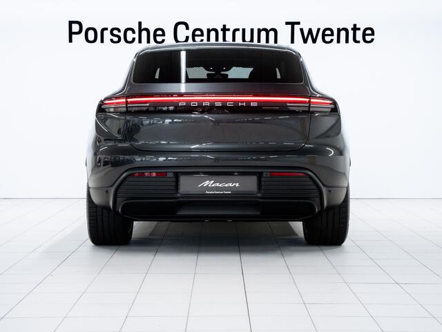 Porsche MACAN 4