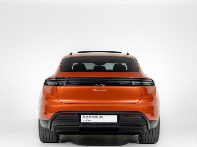 Porsche MACAN 4