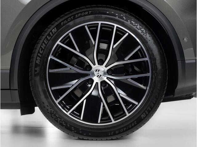 Porsche MACAN 4