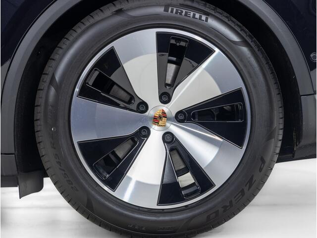 Porsche MACAN 4