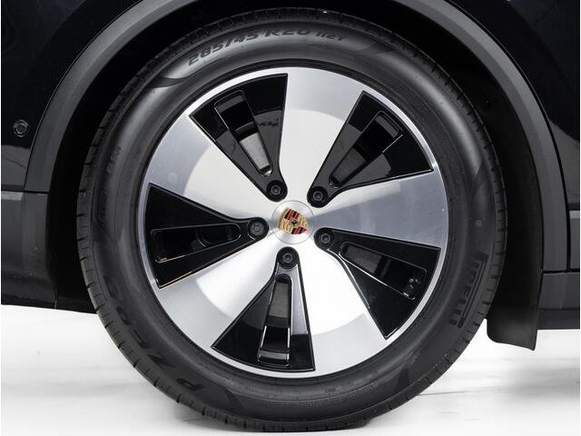 Porsche MACAN 4