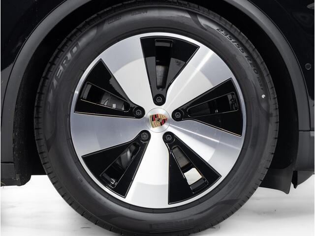 Porsche MACAN 4