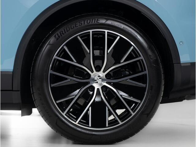 Porsche MACAN 4
