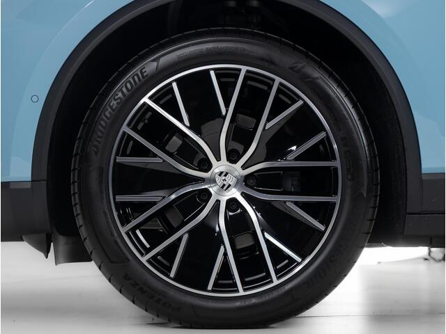 Porsche MACAN 4