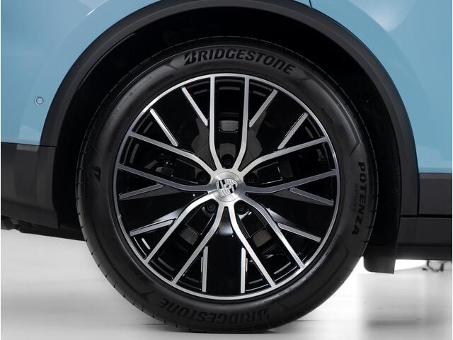 Porsche MACAN 4
