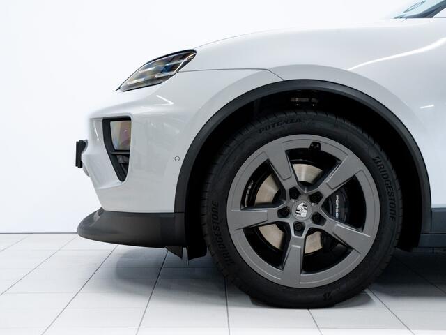 Porsche MACAN 4