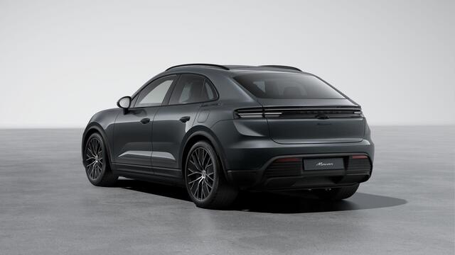 Porsche MACAN 4