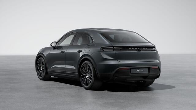 Porsche MACAN 4