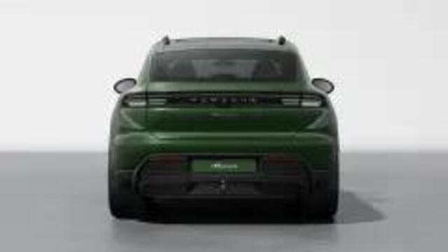 Porsche MACAN 4