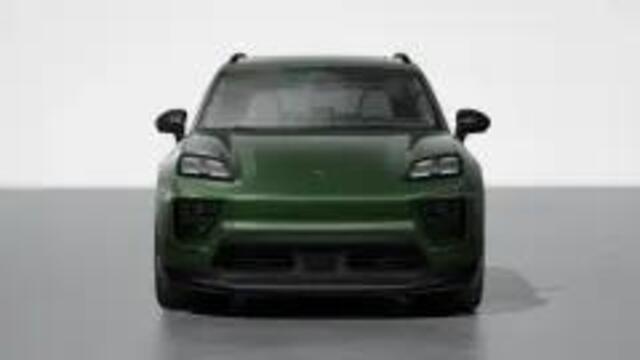Porsche MACAN 4