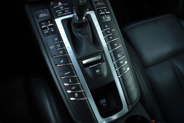 Porsche MACAN 2.0 | 252PK | Luchtvering (PASM) | Pano | 14-Weg Comfortstoelen | Memory | Bose | Matrix-led | Stoelverw. | Trekhaak | Dealer onderh. | NL-Auto | 2018.