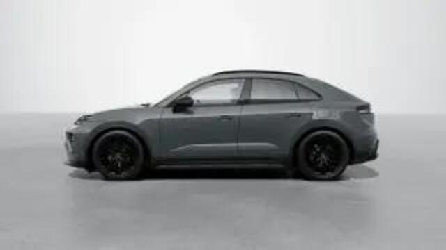 Porsche MACAN 4