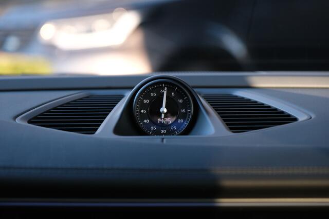 Porsche MACAN 100 kWh | Adaptive luchtvering | Sport Chrono | Leerpakket | 22" |