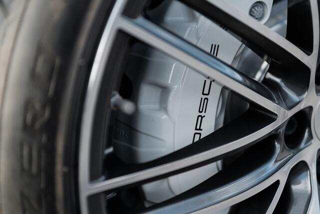 Porsche MACAN 2.9 Turbo | Approved | Zomer + Winterset | Dealer Onderhouden | Connect | Panorama | Sportuitlaat |