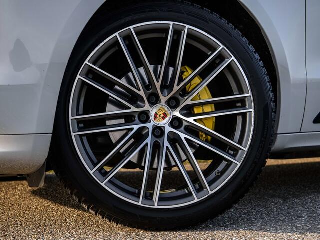 Porsche MACAN 2.0 245Pk Pano Facelift 21 Inch Krijtgrijs