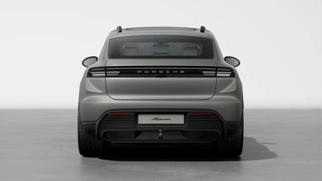 Porsche MACAN 4