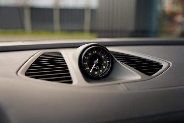 Porsche MACAN Turbo 100 kWh / Passenger Display / Panoramadak / 2 D.Km