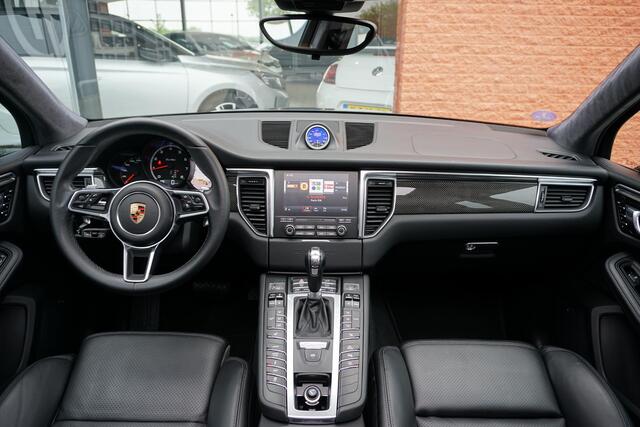 Porsche MACAN 3.6 Turbo *NL AUTO / PORSCHE ONDERHOUDEN* + CARBON / PANO / SPORT CHRONO