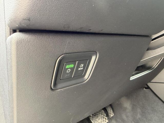 Porsche MACAN 100 kWh Spyder 22 inc l luchtvering l Pano l Matrix Led