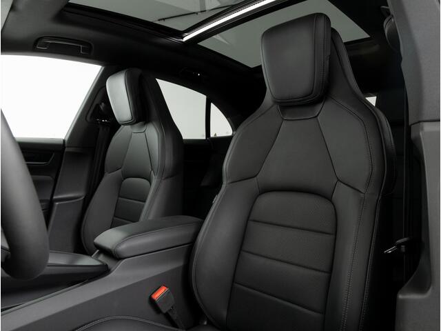 Porsche MACAN 4