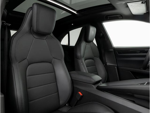 Porsche MACAN 4