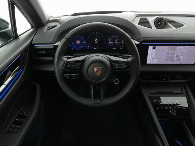 Porsche MACAN 4