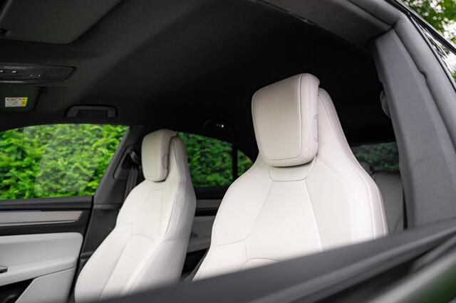 Porsche MACAN 4 100 kWh 408pk | HUD | PassDisply | ACC | Trekh.