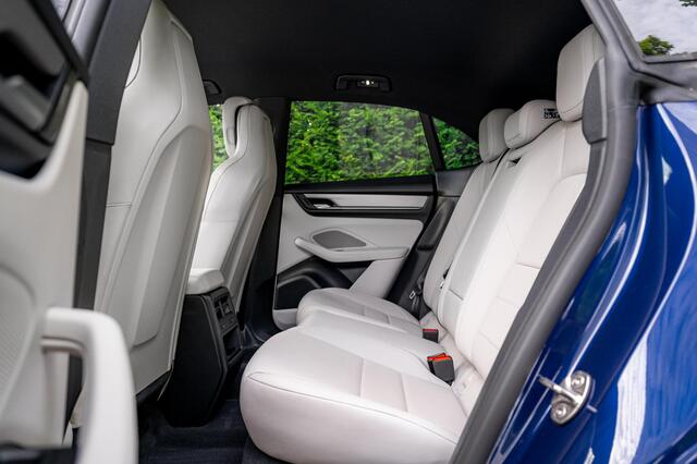 Porsche MACAN 4 100 kWh 408pk | HUD | PassDisply | ACC | Trekh.