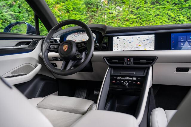 Porsche MACAN 4 100 kWh 408pk | HUD | PassDisply | ACC | Trekh.