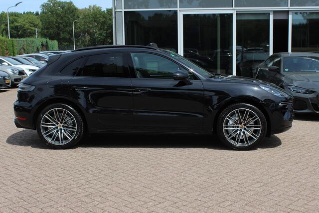 Porsche MACAN 2.9 Turbo / Panoramadak / 360Camera / Adaptieve Stoelen / Luchtvering / Matrix LED / Sportuitlaat / 21'' / Sportchrono / Dodehoek / CarPlay / Stoel+Stuurverwarming / Dodehoek / DAB / ACC